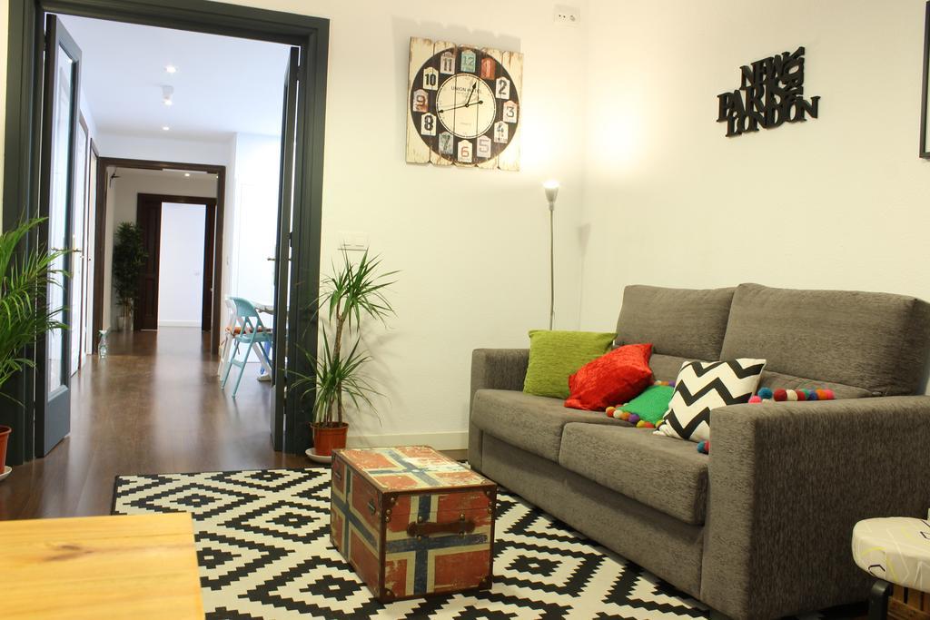 De 185 M² En Ensanche, Con 8 Habitación