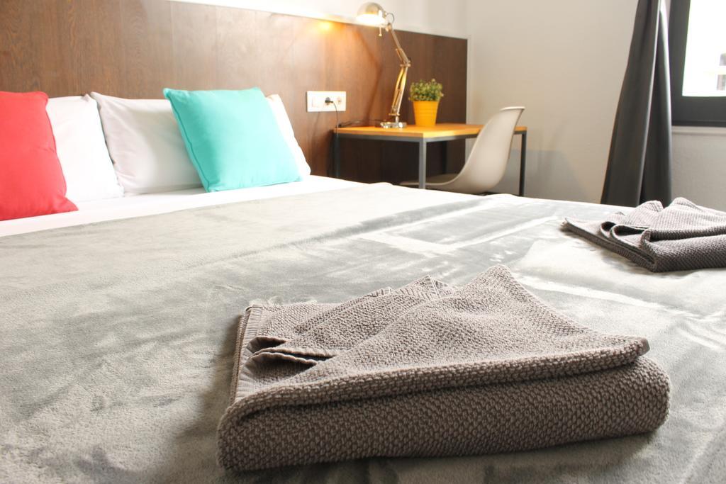 De 185 M² En Ensanche, Con 8 Habitación * Barcelona