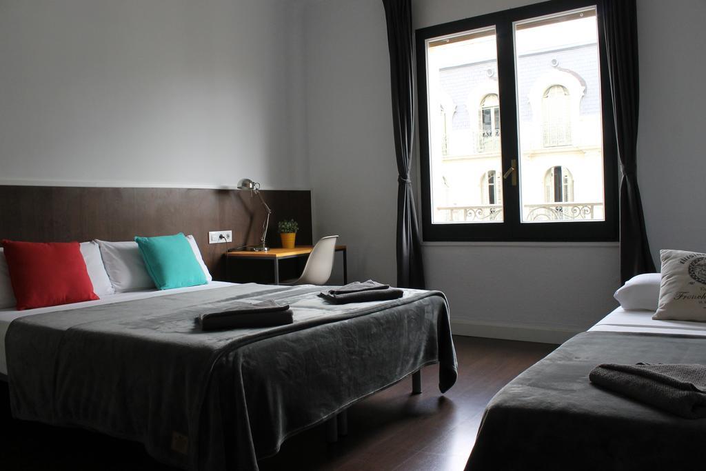 De 185 M² En Ensanche, Con 8 Habitación Barcelona