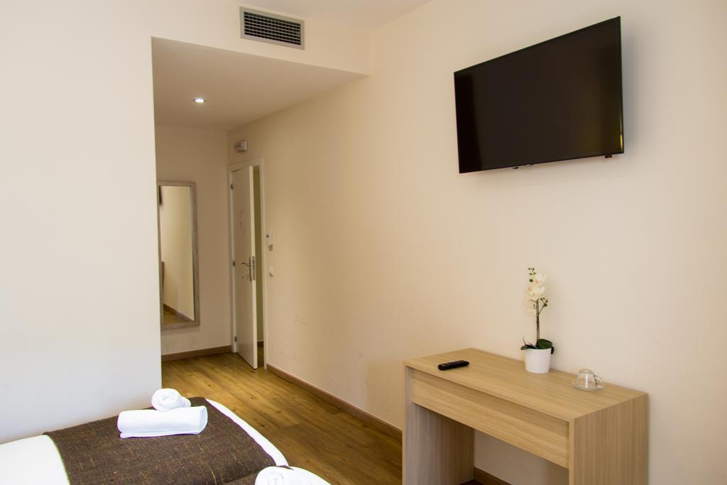 Pensión Travel 3*