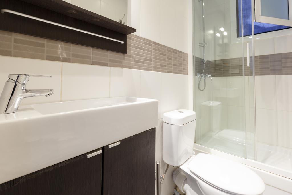 De 185 M² En Ensanche, Con 8 Habitación