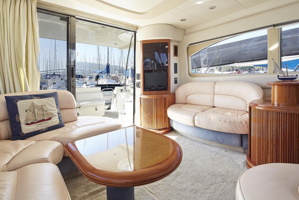 Botel La Gavina Boat Barcelona