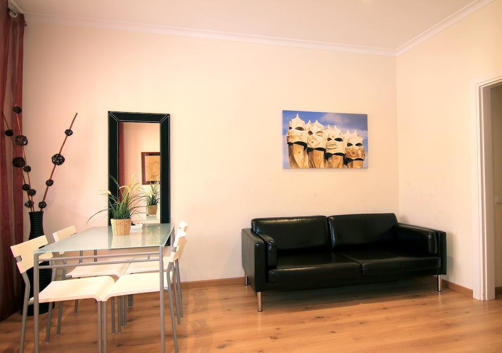 Apartment Classbedroom Gaudi Apartments Barcelona