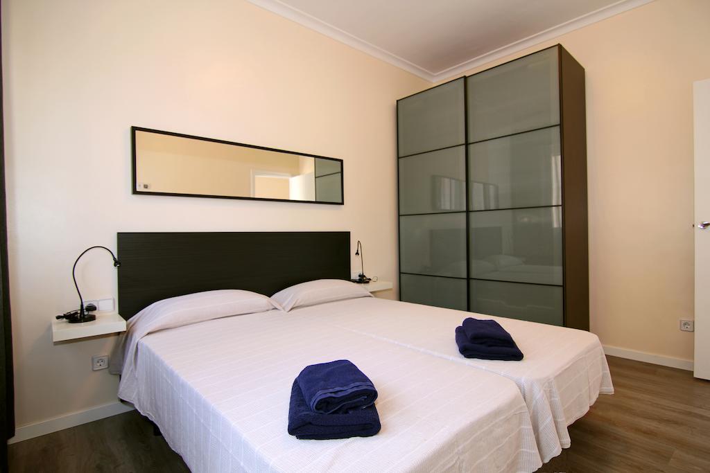 Classbedroom Gaudi Apartments