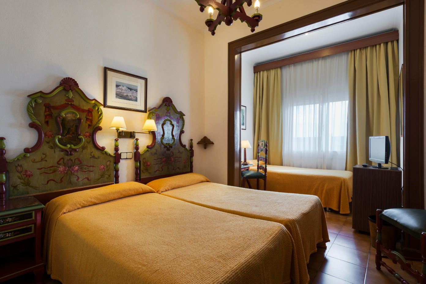 Hotel Mesón Castilla Atiram