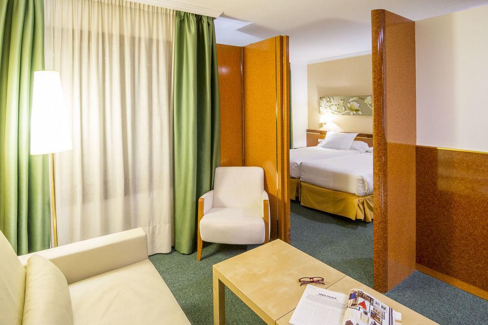 Apartahotel Acacia 4*