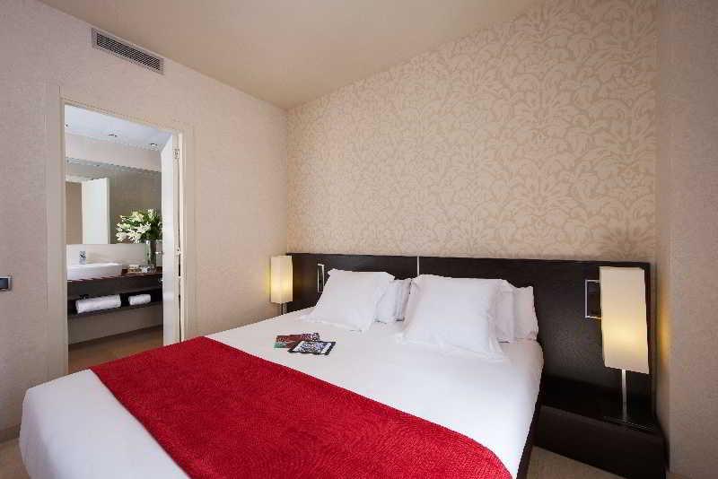 Naitly Poblenou Hotel