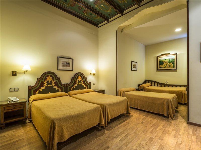 Mesón Castilla Atiram 3* Barcelona