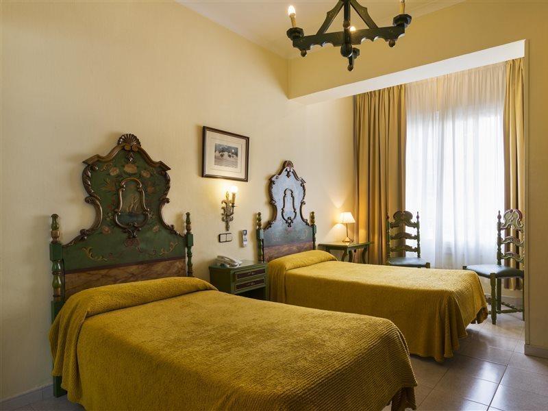 Mesón Castilla Atiram 3*