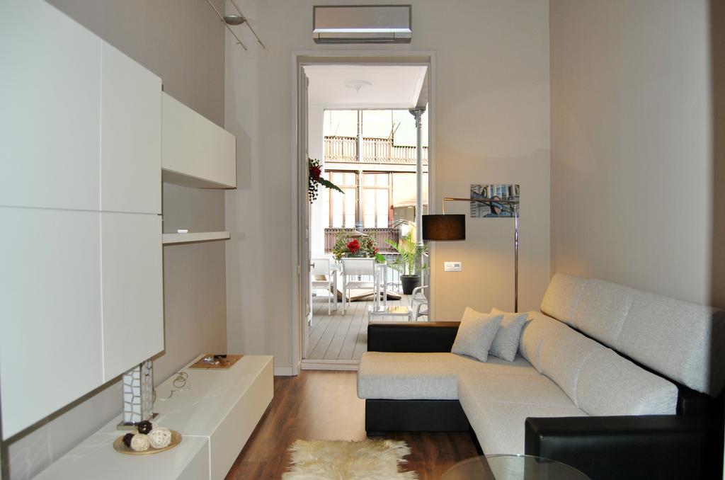 Eixample Patio Views With Amazing Terrace Barcelona