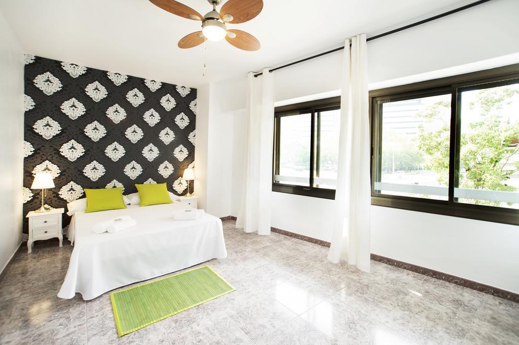 Fira Guest house *