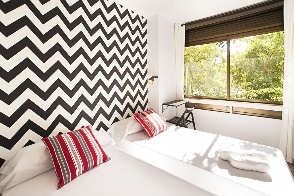 Fira Guest house