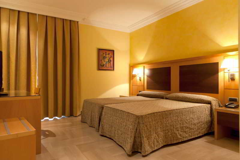 Nouvel Hotel 3*