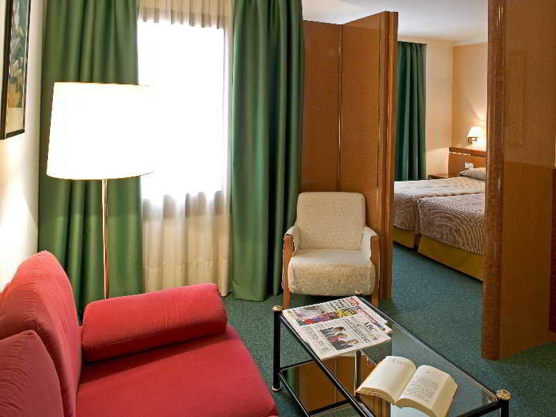 Apartahotel Acacia 4*