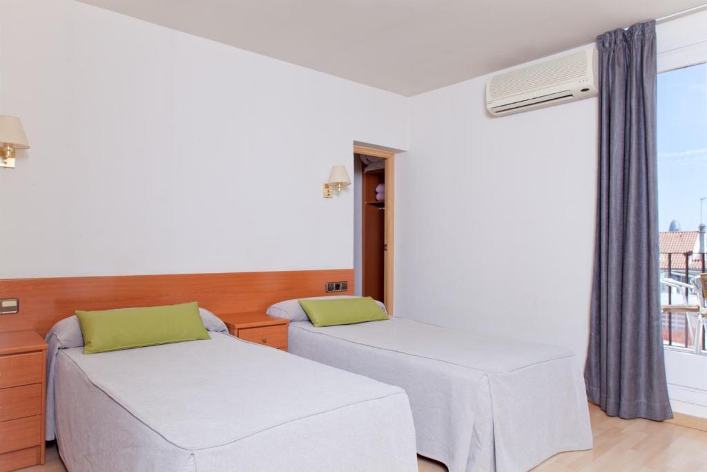 Everest Hotel
