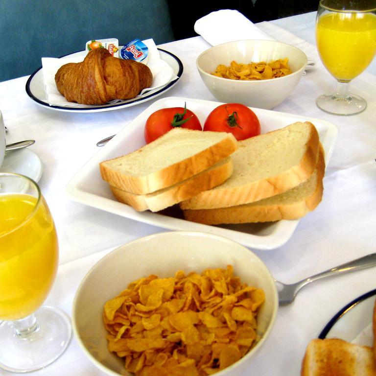 Travessera 2* Barcelona