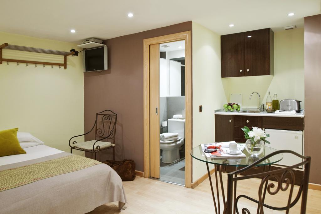 Ainb Ramblas-colon Apartamento