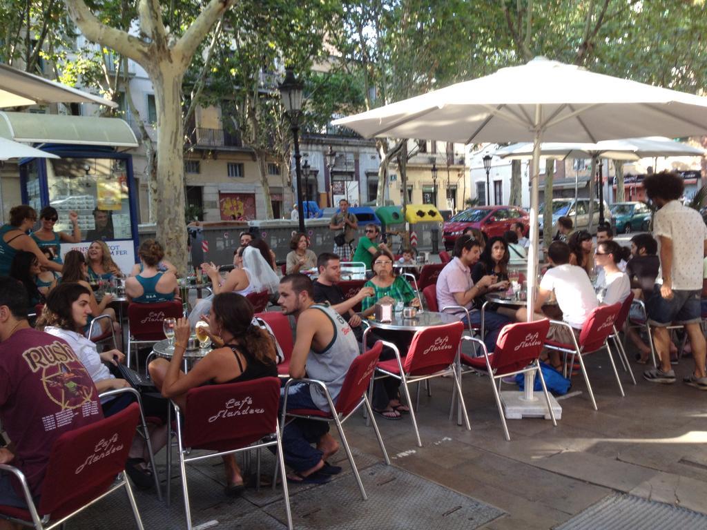 Bedcelona Gracia Hostal *