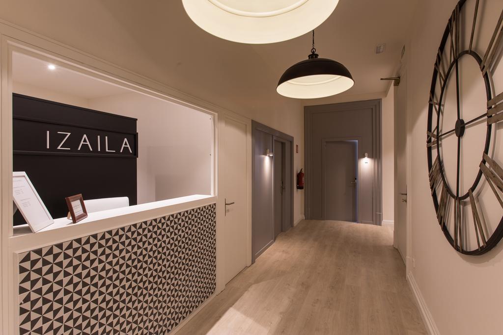 Pensión Izaila Plaza Catalunya 3*