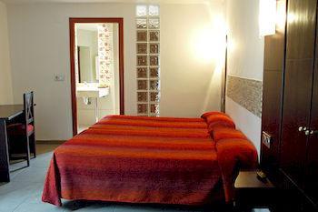 Santa Ana Guest house *