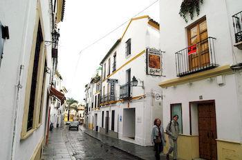 Santa Ana Pensión *