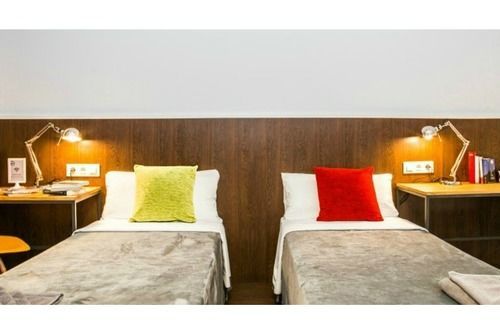 Apartamento De 185 M² En Ensanche, Con 8 Habitación