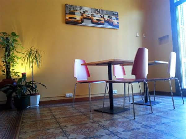 Pensión Barcelona Rooms