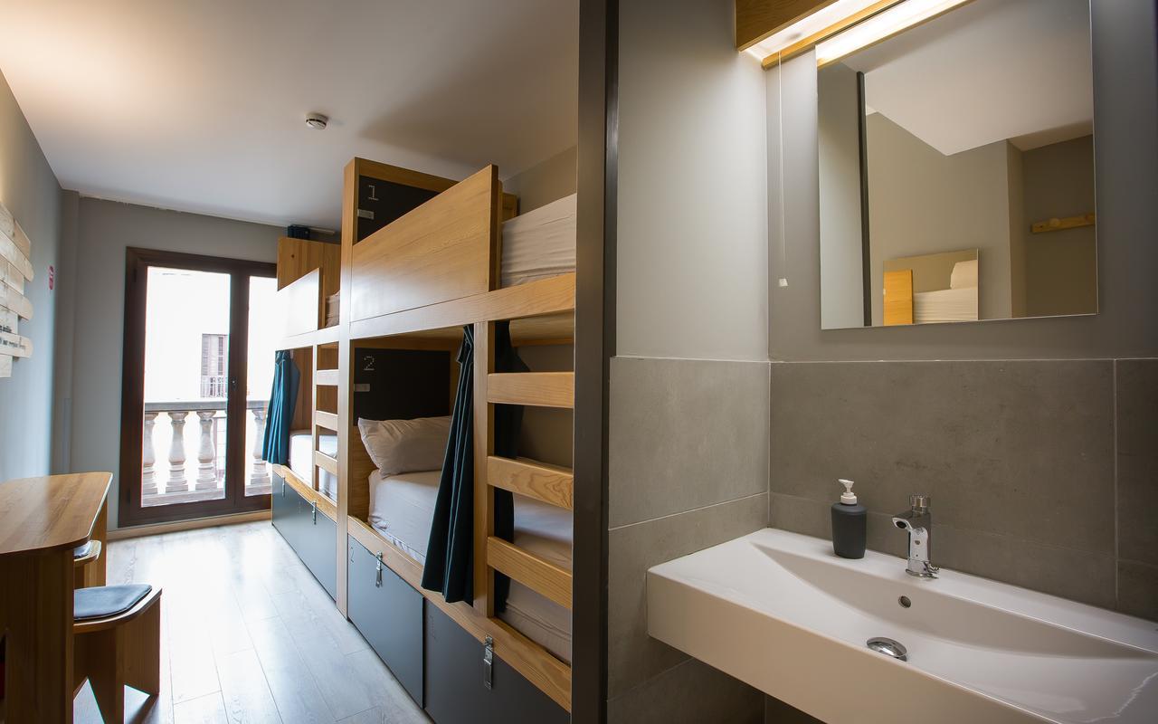 Yeah Hostal *