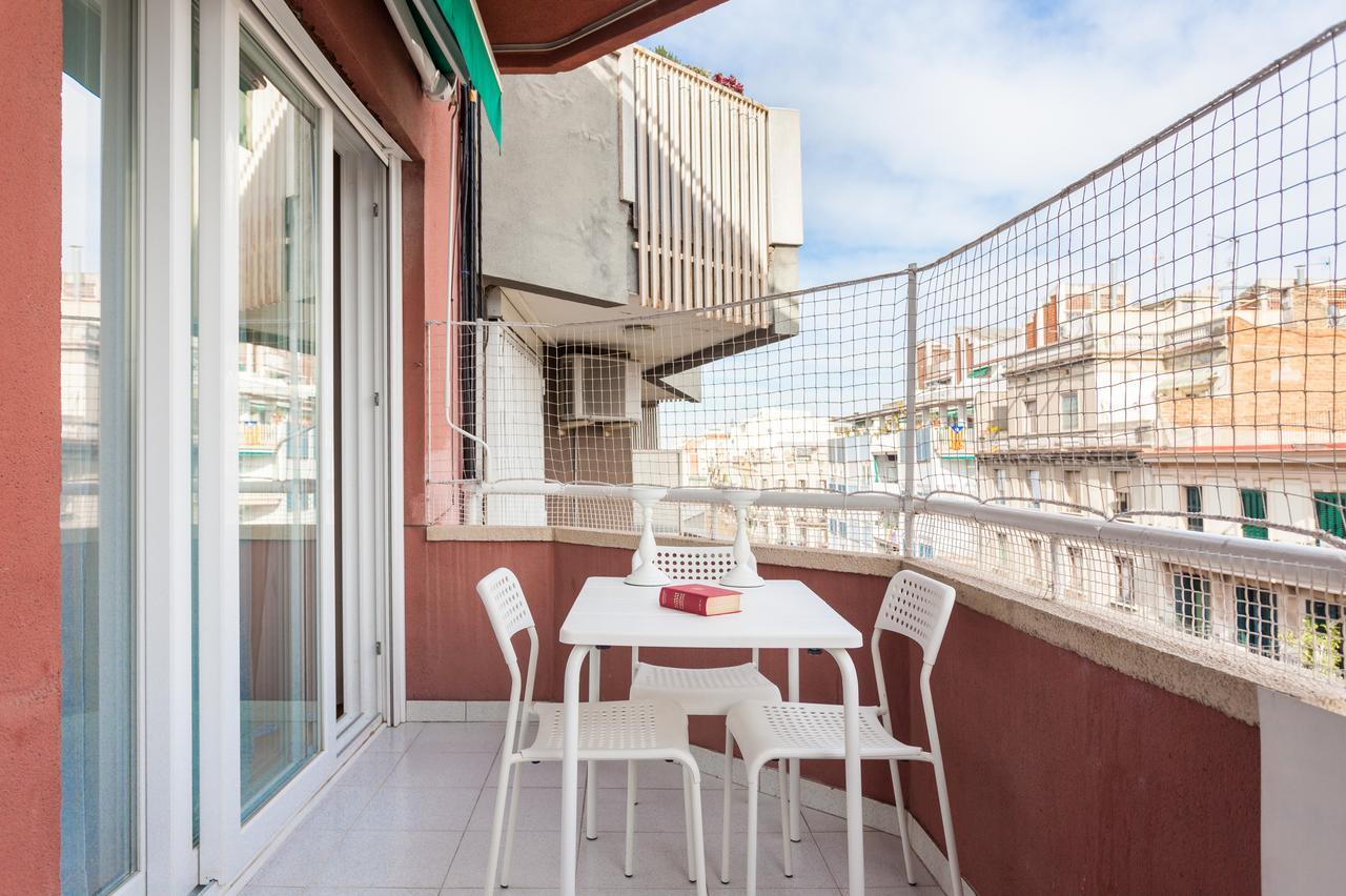 Apartment Art House Fira Apartments
