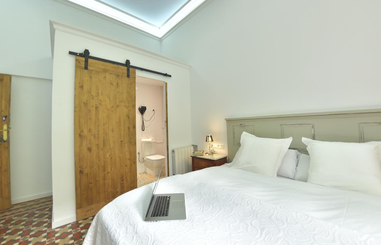 Girona Guest house 2*