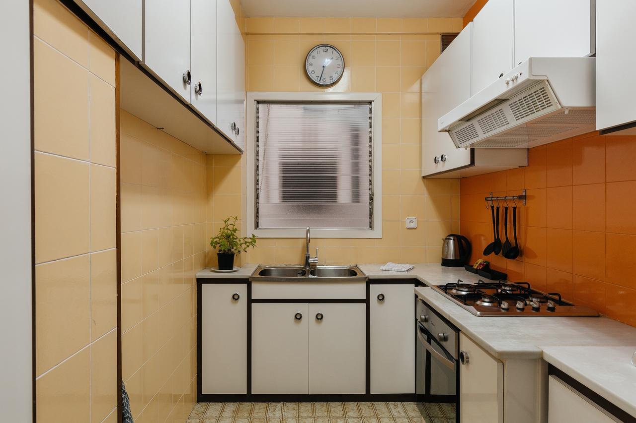 Guillermo Tell Apartment