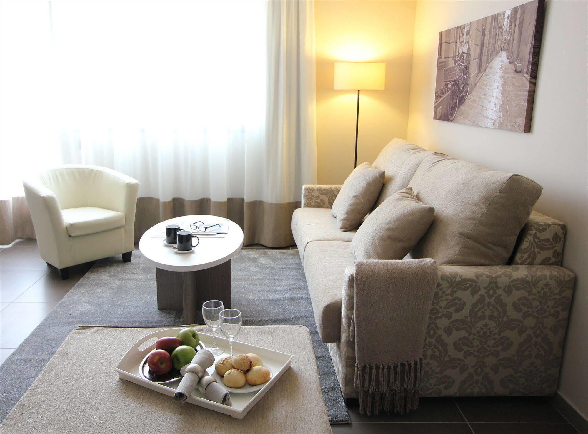 Pierre & Sants Apartment *
