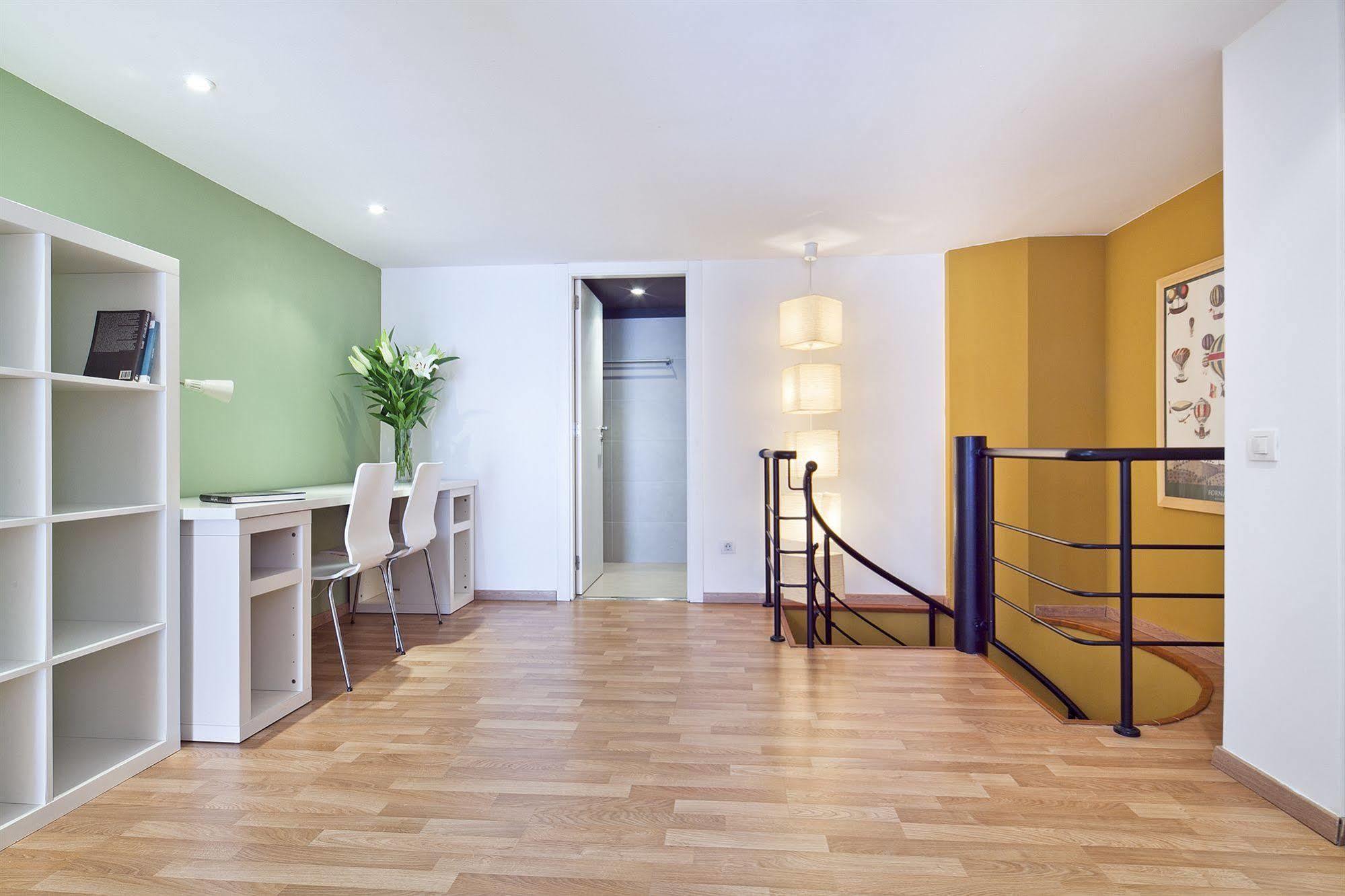 Inside Sants