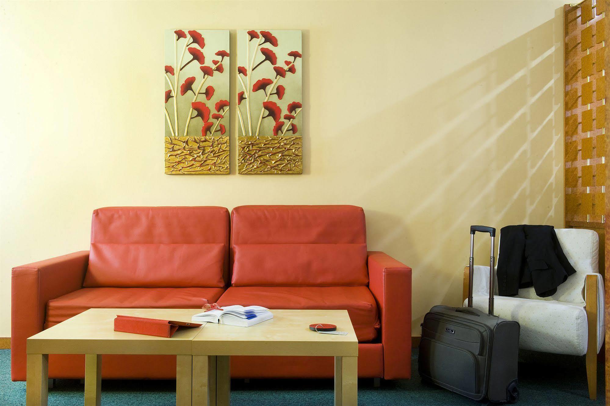 Acacia Apartahotel 4*