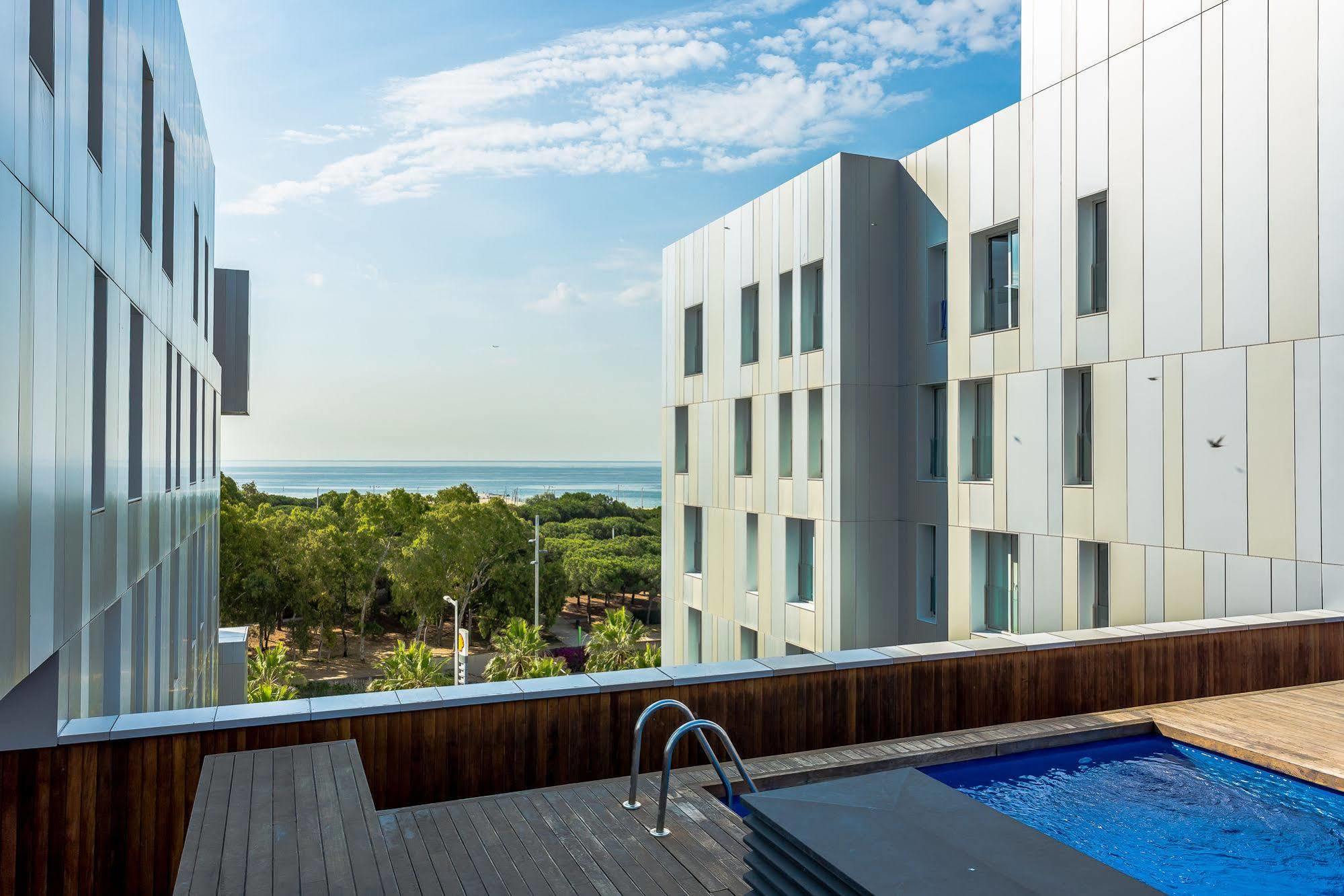 Urban District - Rambla & Pool Barcelona