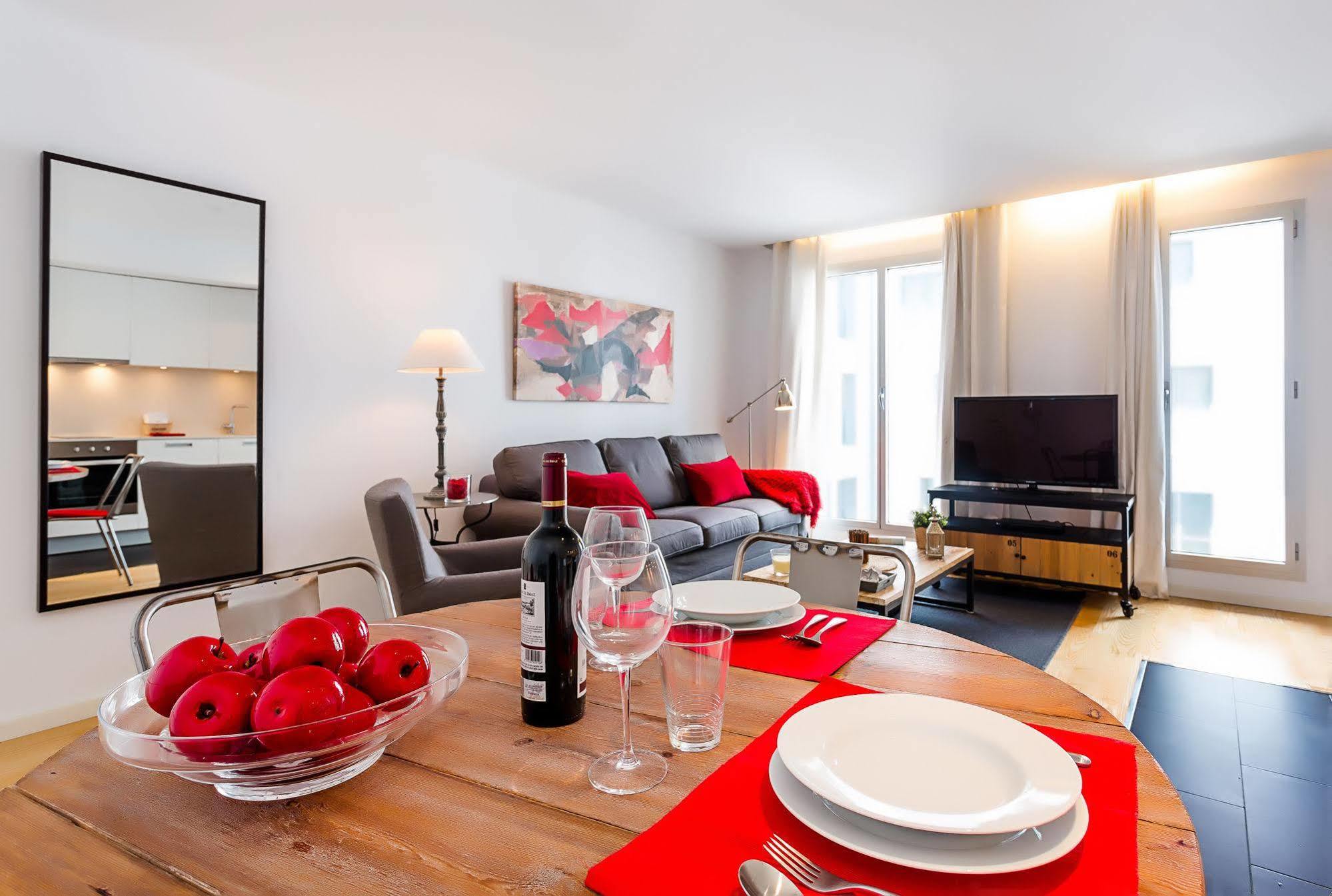 Apartamento Urban District - Rambla & Pool Barcelona