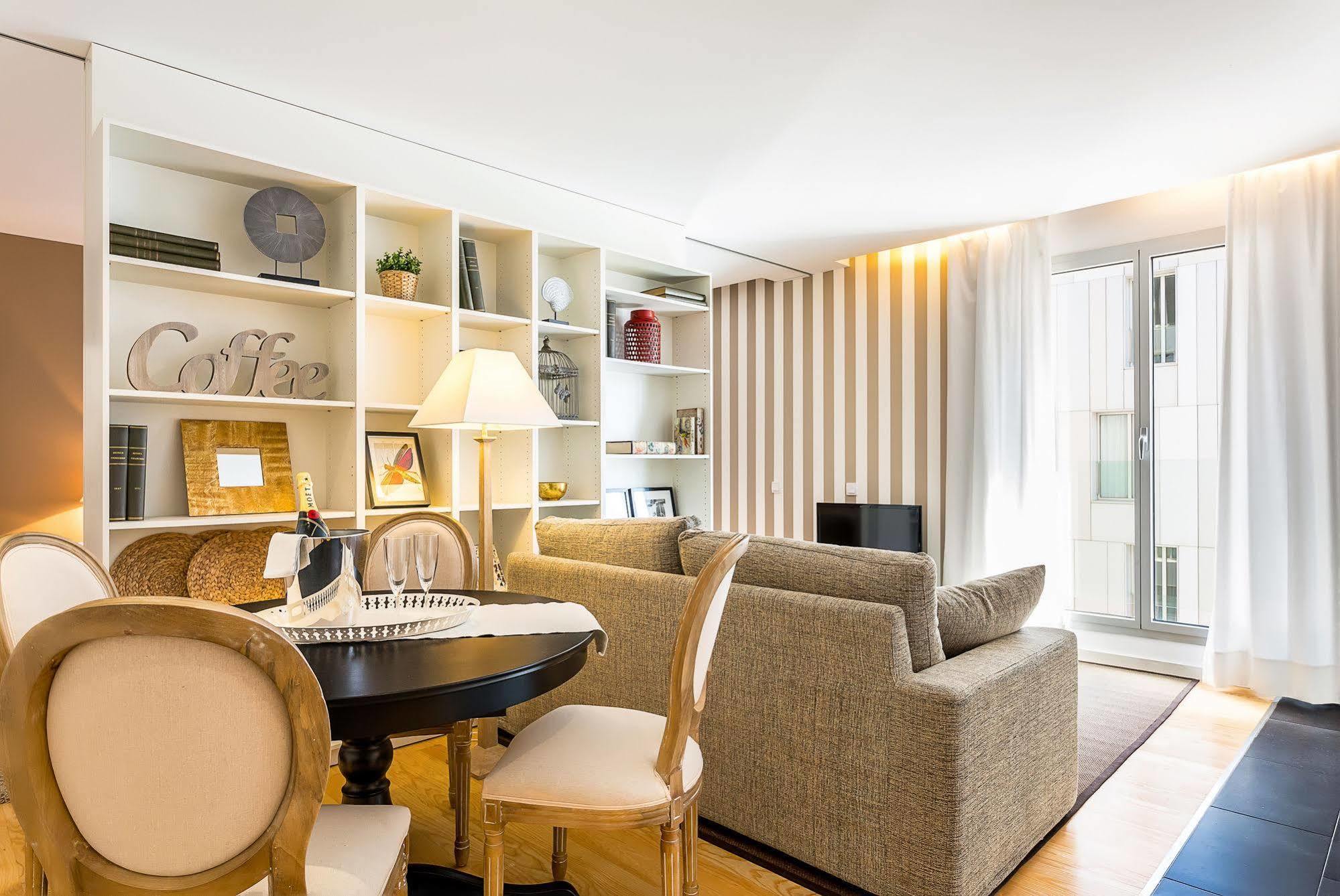 Urban District - Rambla & Pool Apartamento Barcelona
