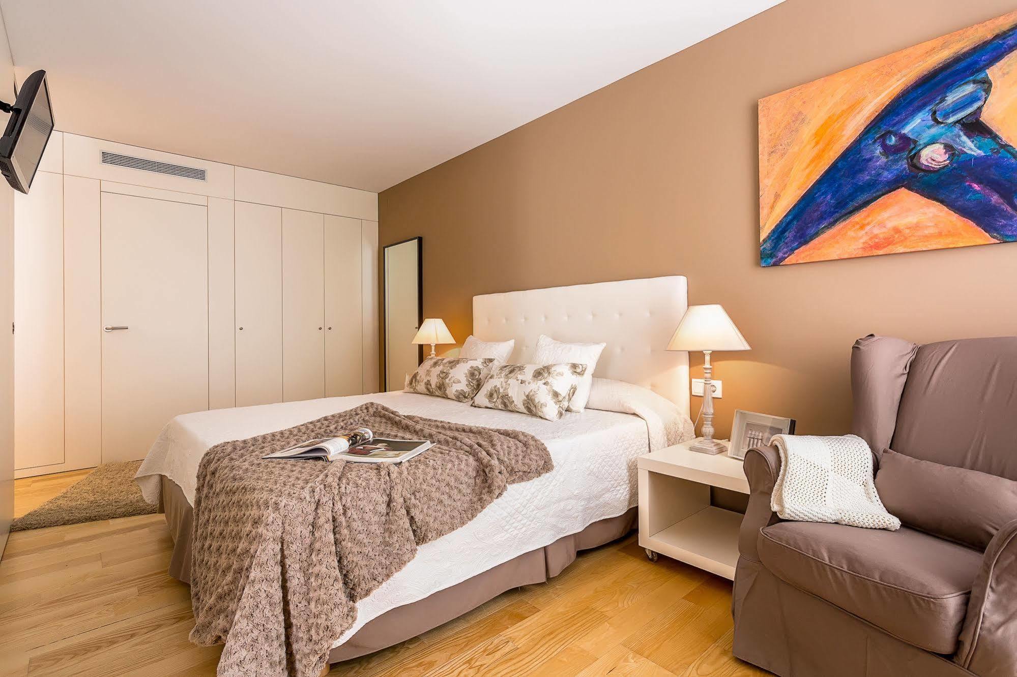 Apartamento Urban District - Rambla & Pool Barcelona