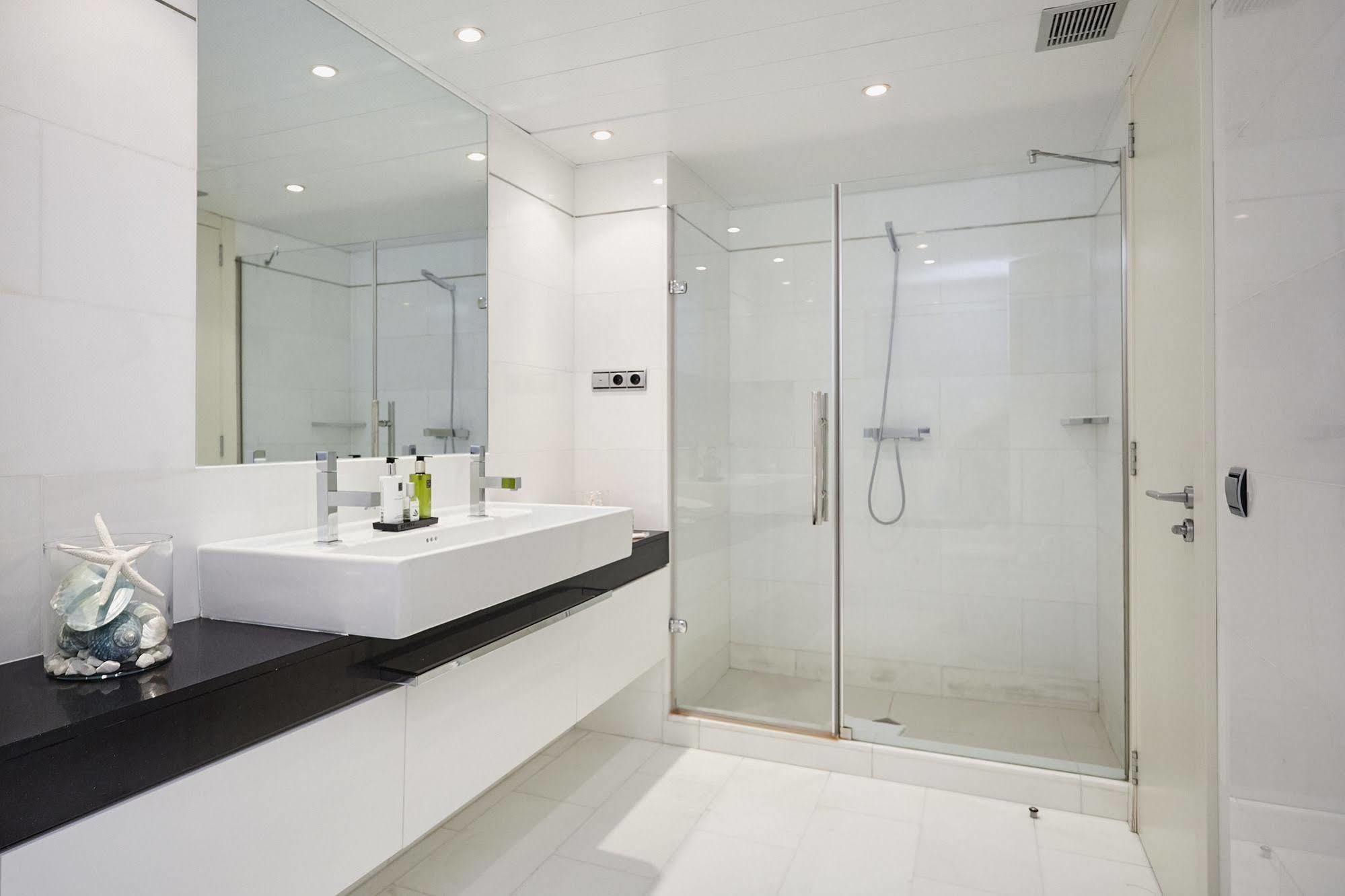Apartamento Urban District - Rambla & Pool Barcelona