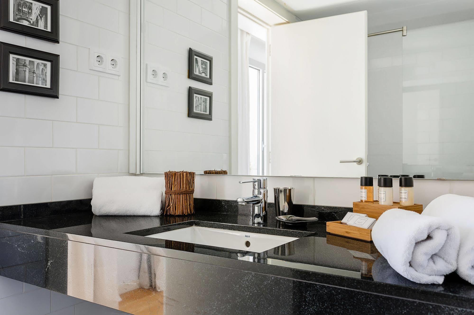 Urban District - Rambla & Pool