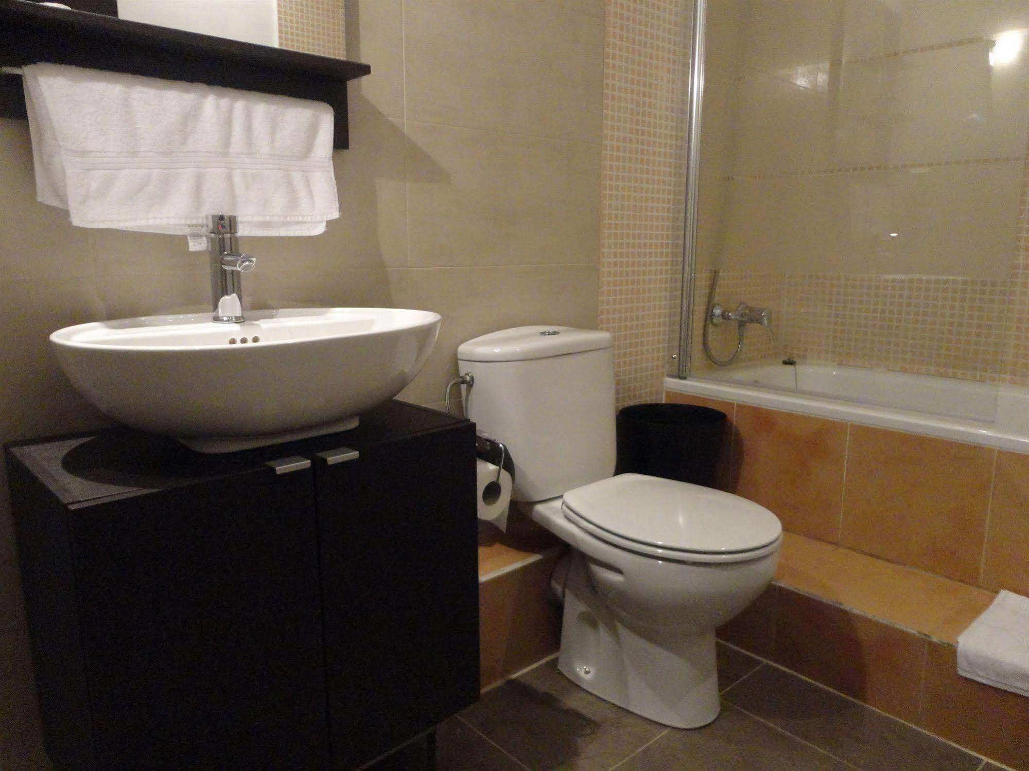 Brustar Gotic-centric Guest house
