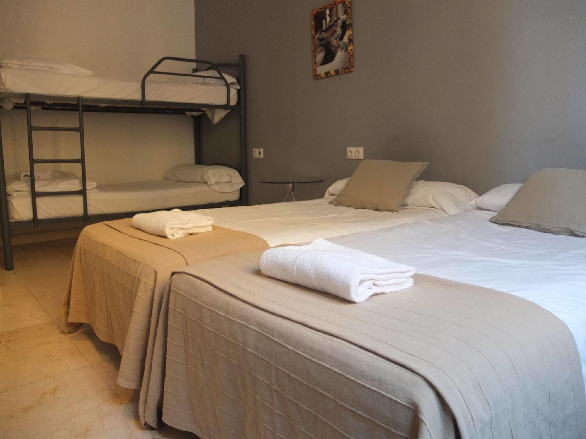 No Limit Barcelona Central Hostel