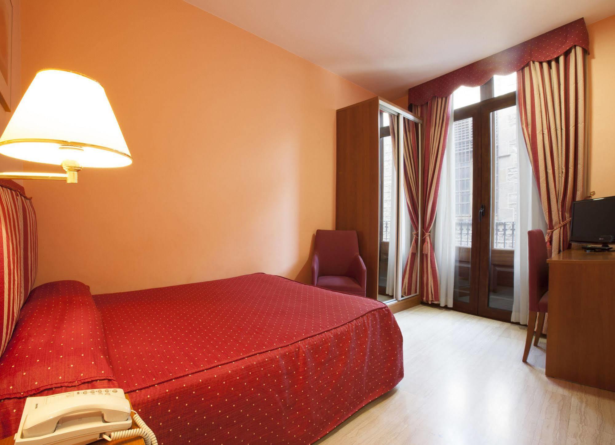 Alba Hotel 3*