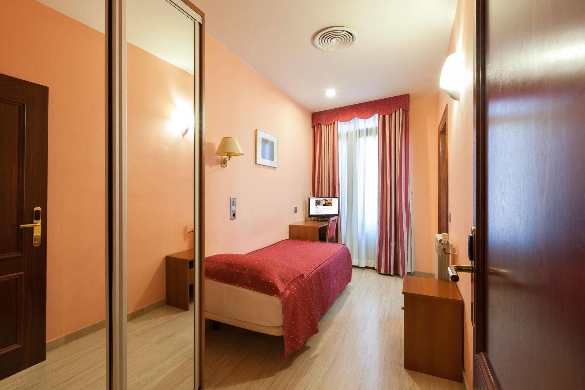 Alba Hotel 3*