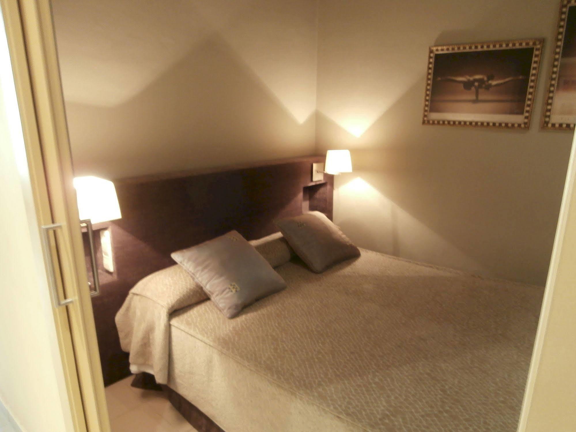 Sant Jordi Girona 97 Apartamento *