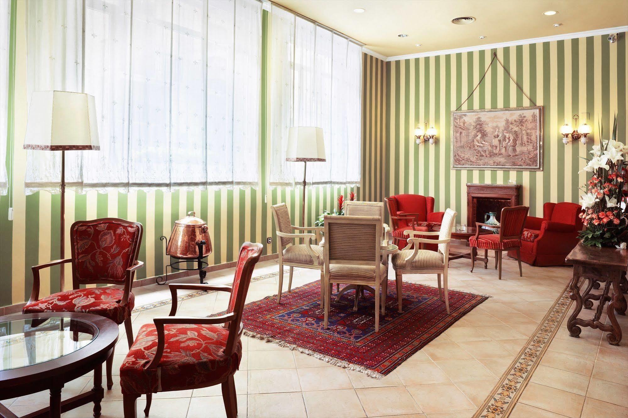 Hotel Regencia Colón 3*