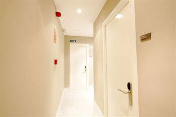 Pensión Express By Gaiarooms Barcelona