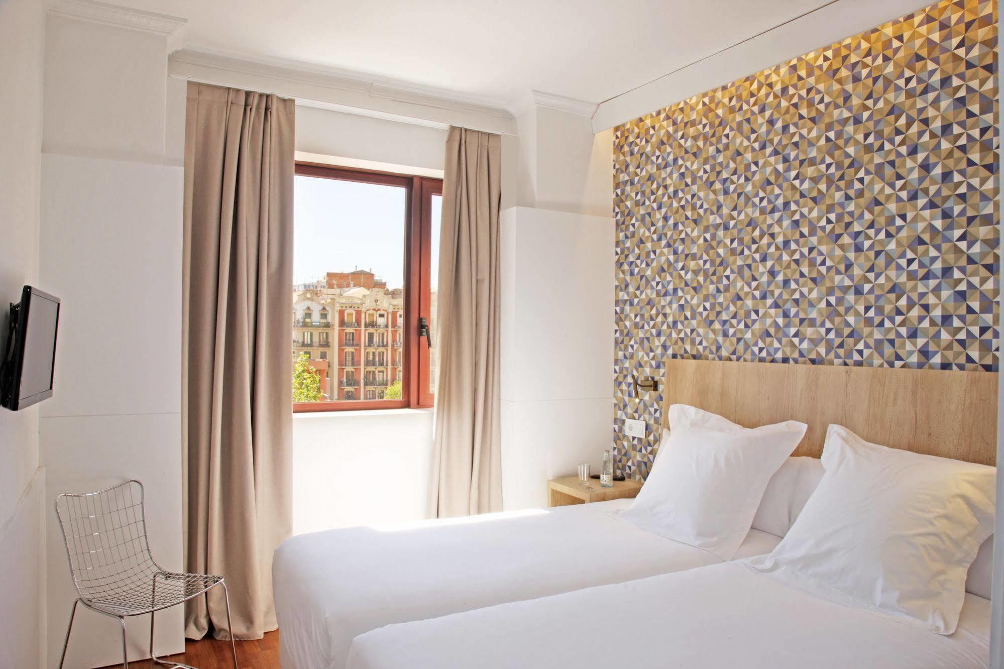 Chic & Basic Velvet 3* Barcelona
