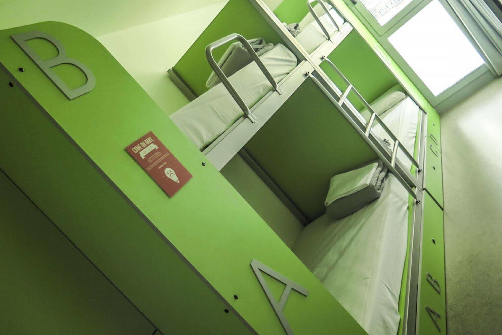 Twentytú Hostal