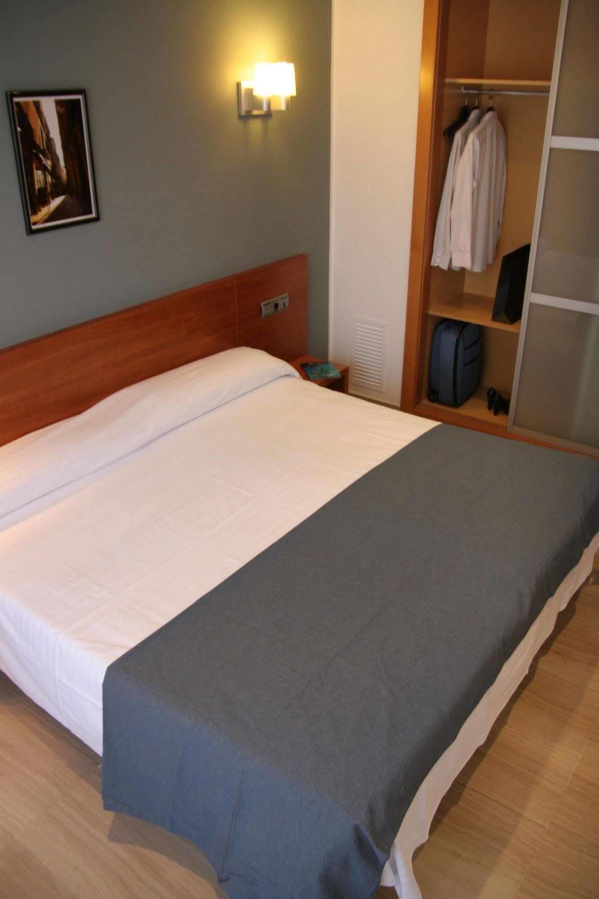 Aparthotel Independencia 2*
